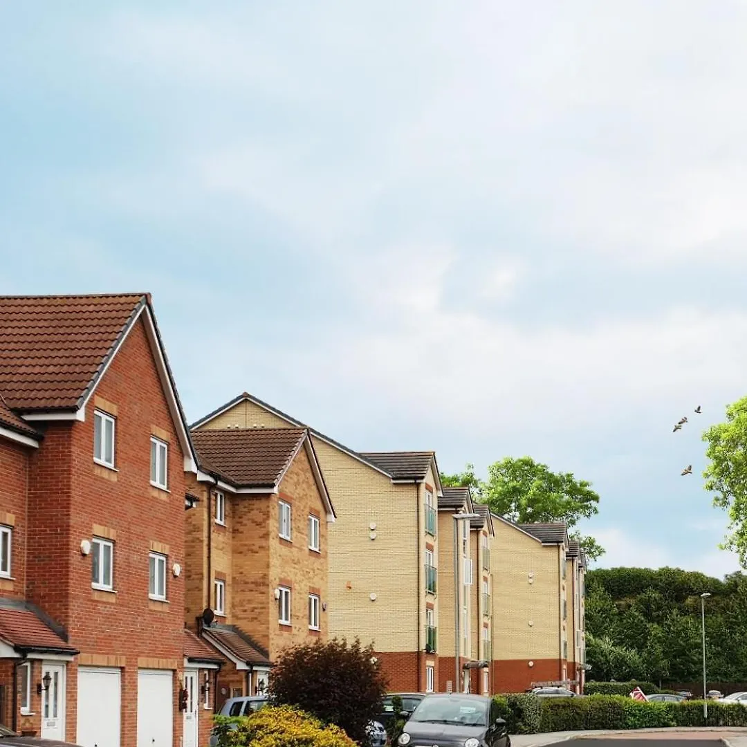 Contemporary 3-Bedroom Home Quiet Rotherham Location With Parking イギリス