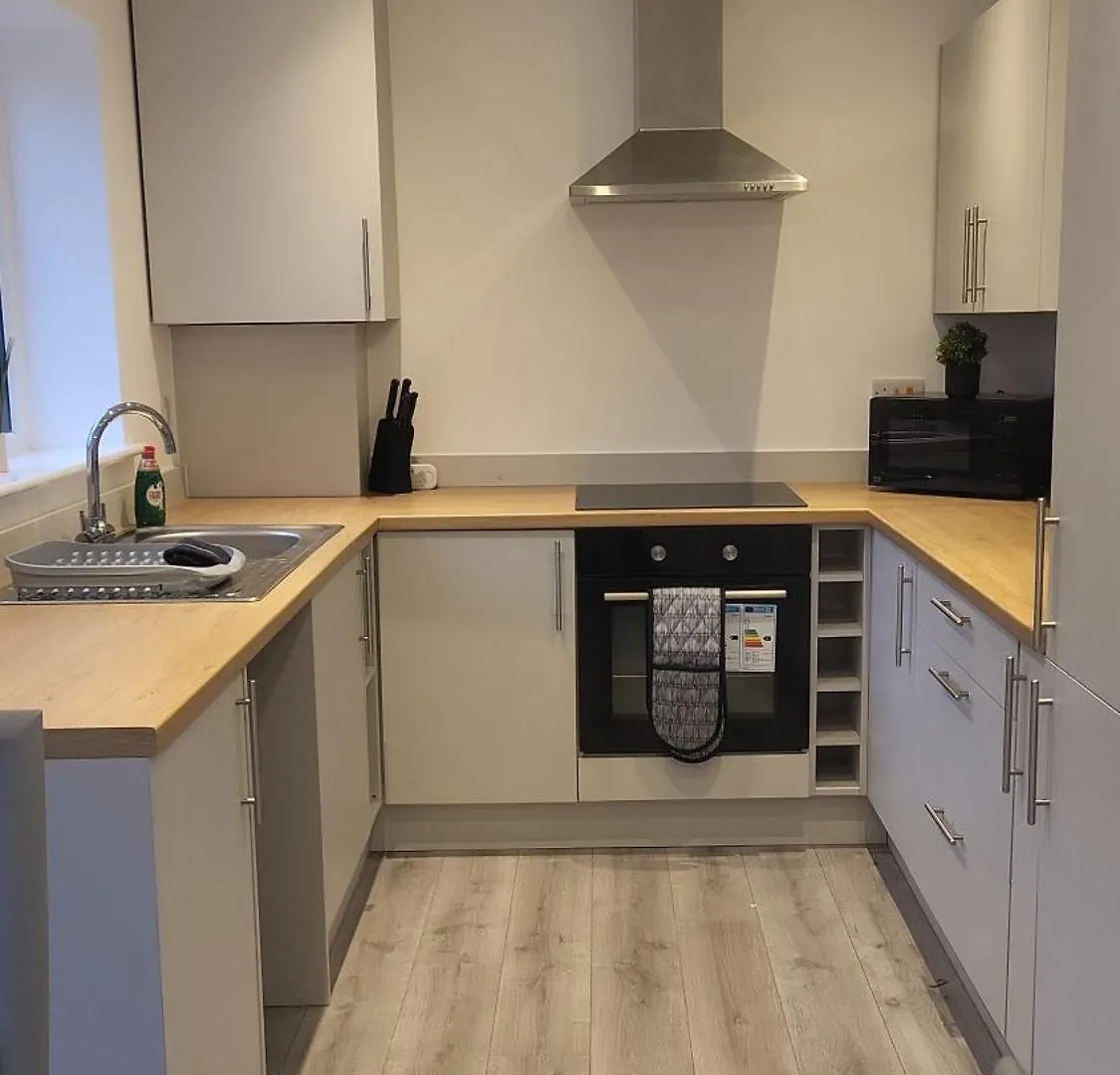 別荘 Contemporary 3-Bedroom Home Quiet Rotherham Location With Parking イギリス