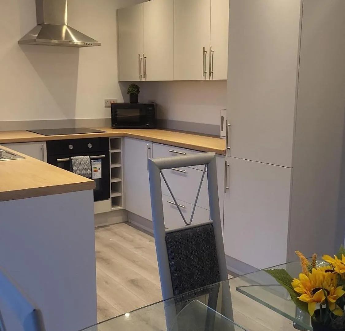 Contemporary 3-Bedroom Home Quiet Rotherham Location With Parking
